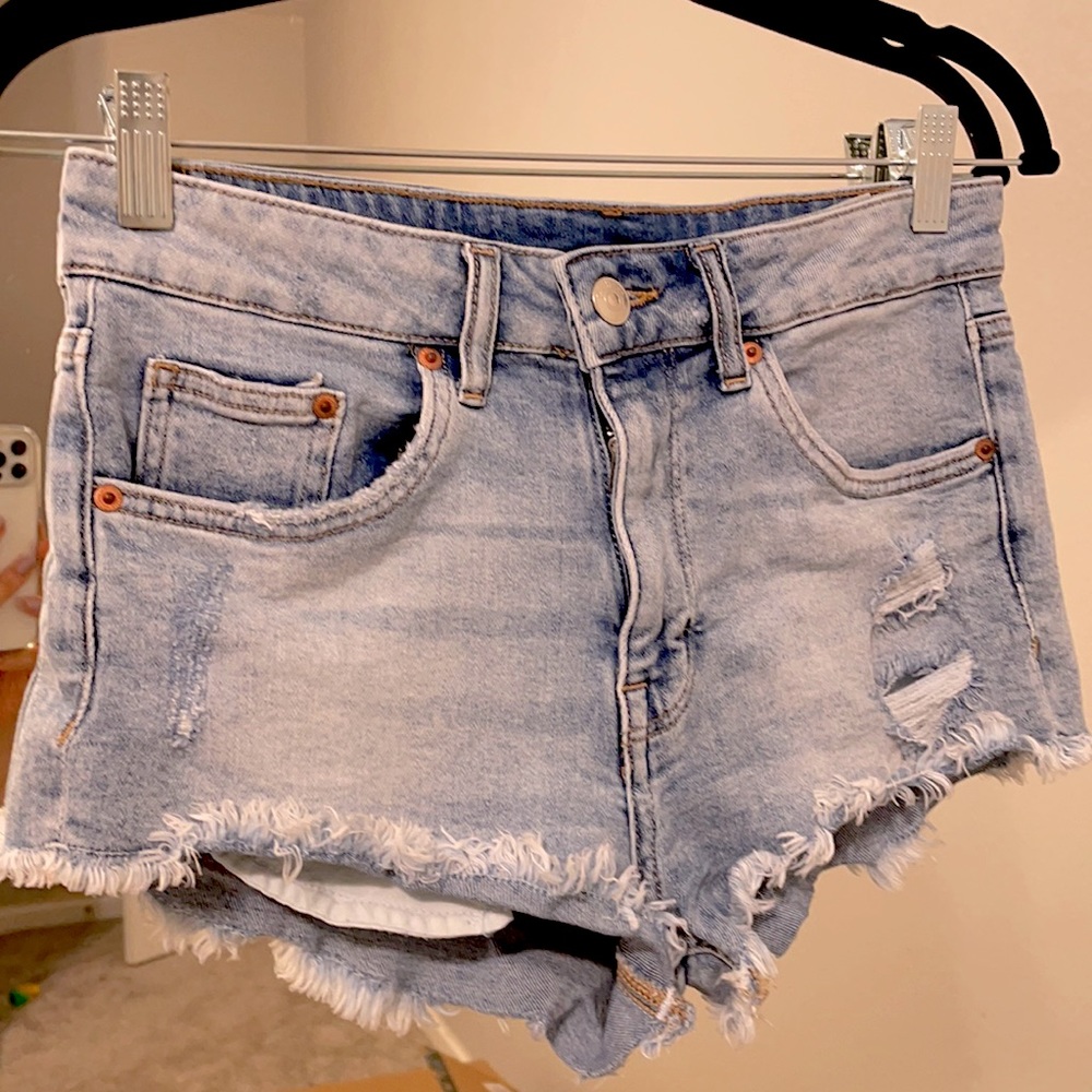 Cutoff jean shorts